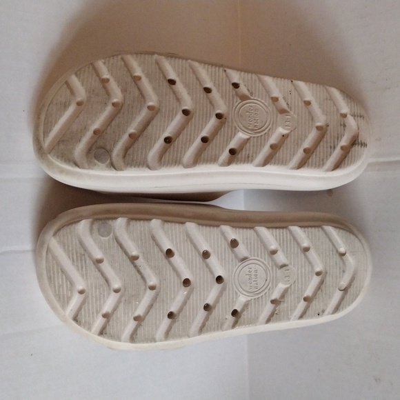 EVA Butterfly Slides - Picture 6 of 8